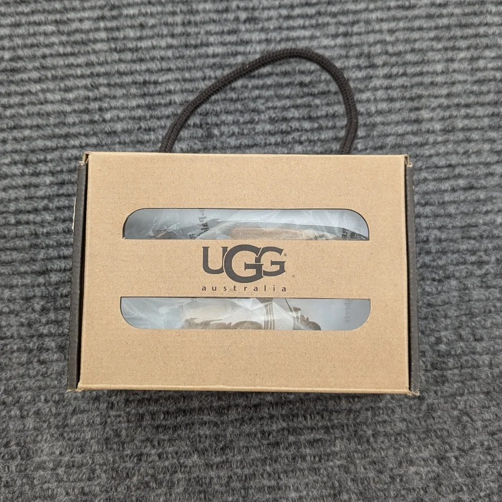NWT Infant UGGs Lamb Fur Shoes Size Extra Small (1) Boat Shoes, Coastal, Preppy